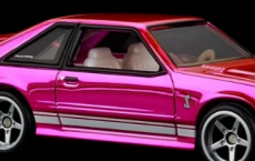 1993年福特野马CobraR的独家风火轮版本售价28美元